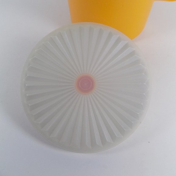 Vintage Yellow Tupperware Push Button Pitcher Collectible Kitchenware - Picture 2 of 6